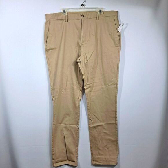 Old Navy mens Ultimate slim khakis. NWT - Picture 1 of 10